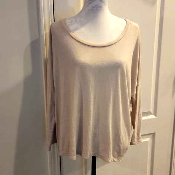 EUC!!! Old Navy Oversized Crew Neck Droptail 3/4 Sleeve Tee - Picture 1 of 4